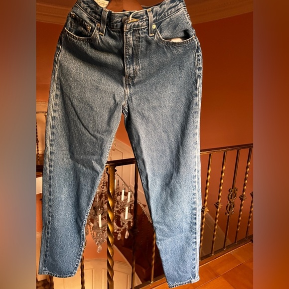 Levi’s premium medium wash high waisted tapered jeans size 26 - Picture 7 of 10